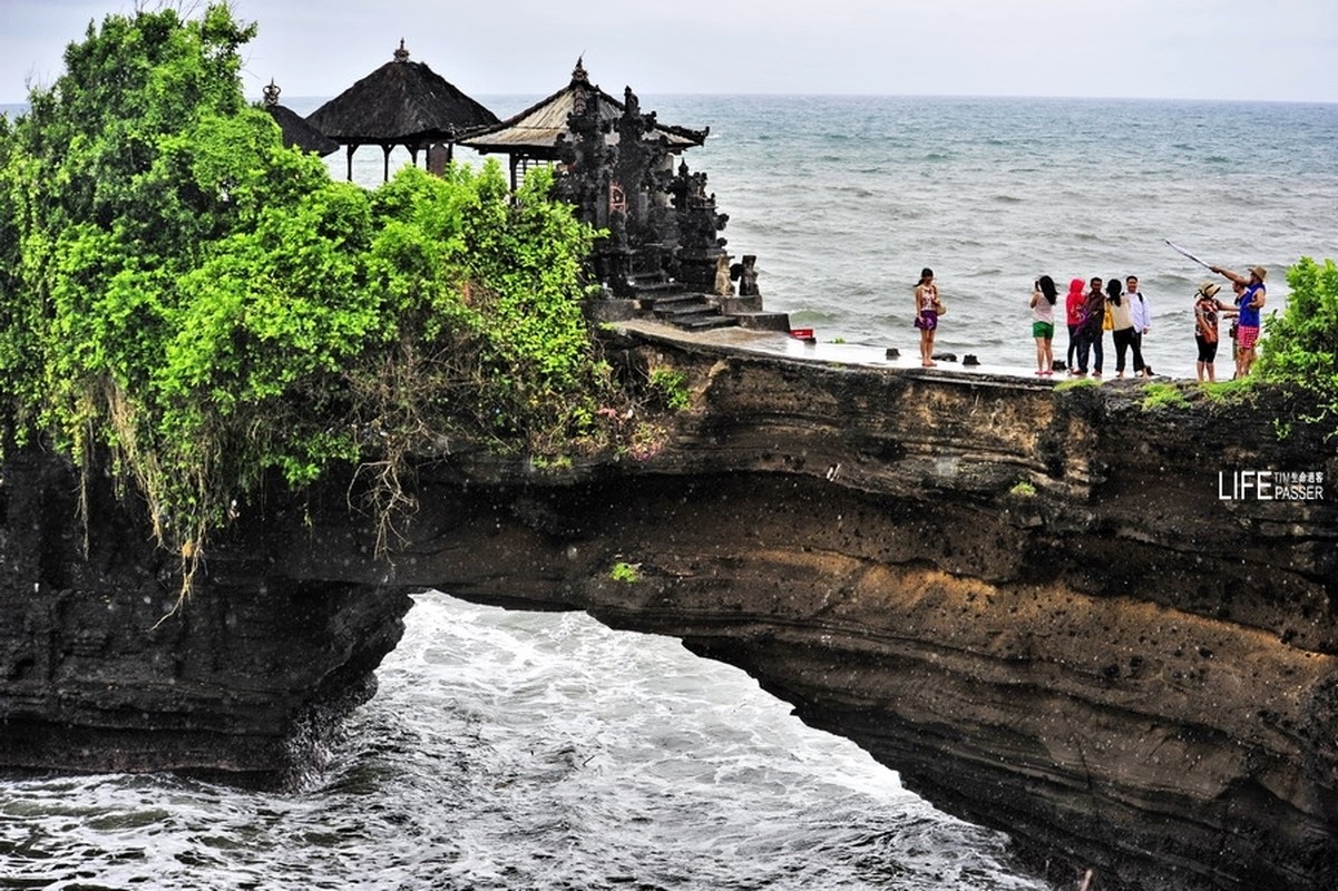 Ngam mieu Hai Than sung sung giua song du tren dao Bali-Hinh-5